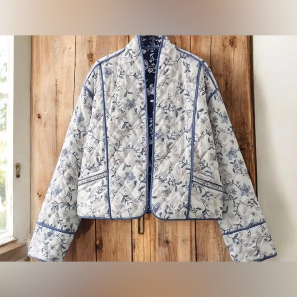 Floral Reversible Quilted Cotton Jacket: Oversized Boho Bomber - Picture 2 of 9